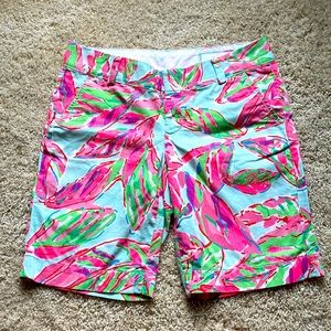 Lilly Pulitzer Chipper Short Size 2
